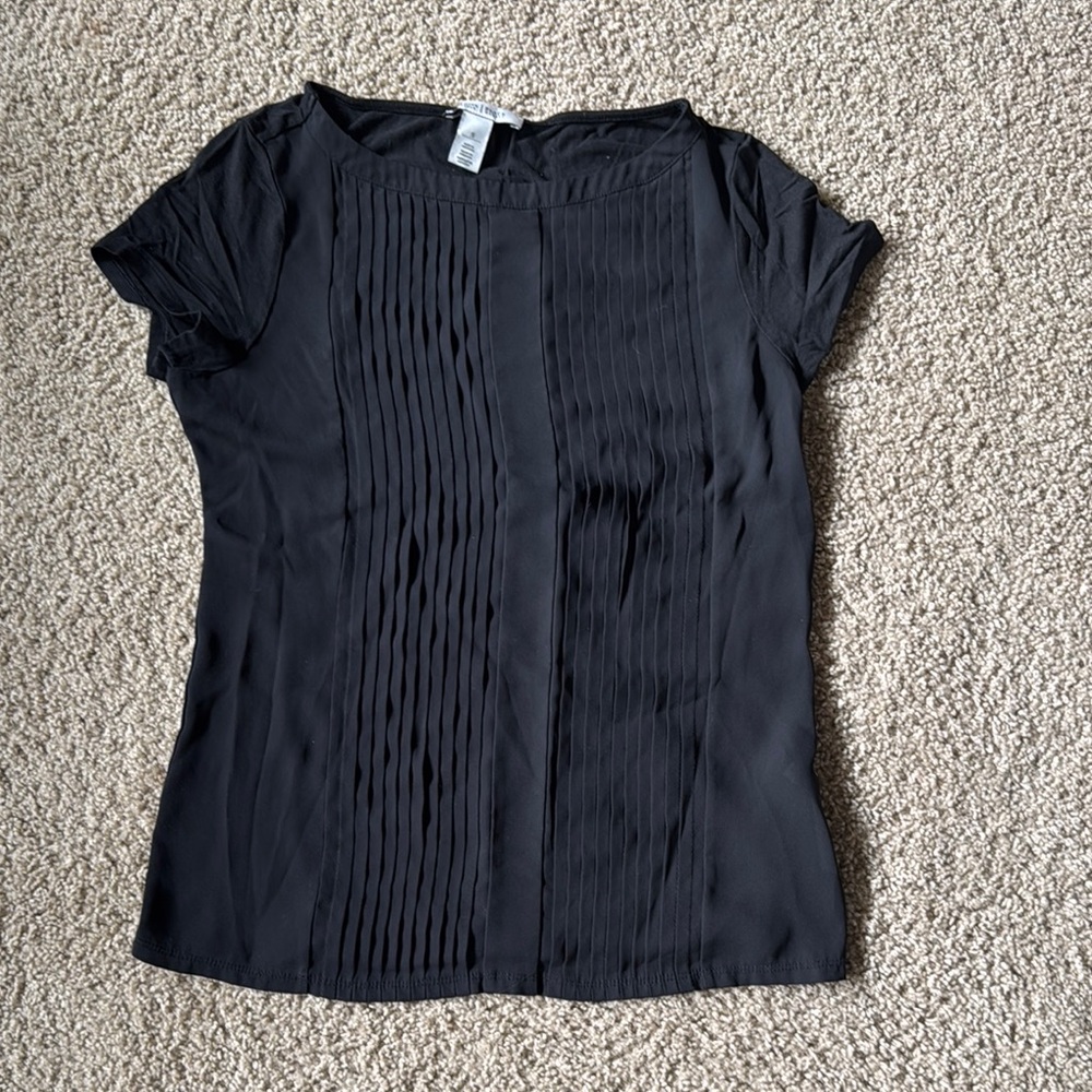 White House Black Market Black Pleated Short Sleeve Blouse